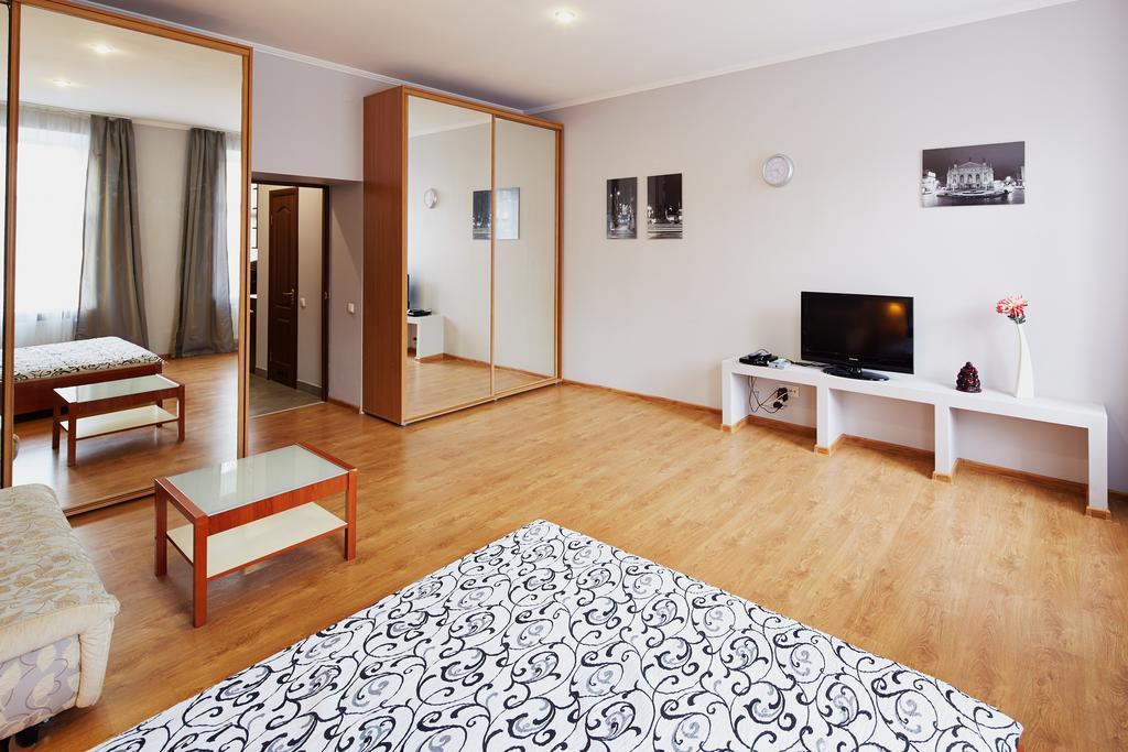 Apartment On The Center Of Lviv Phòng bức ảnh